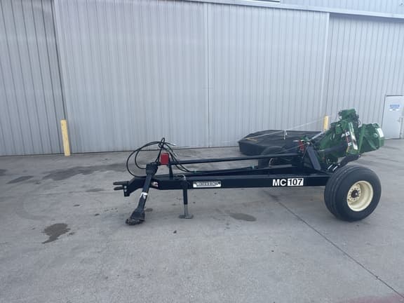 Image of John Deere R310 equipment image 1