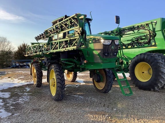 2023 John Deere R4023 Equipment Image0