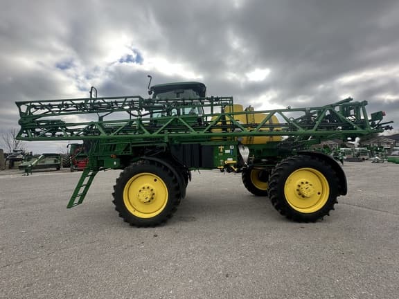 Image of John Deere R4023 equipment image 1