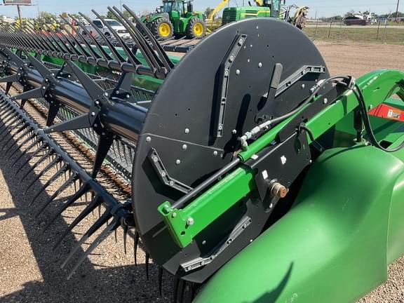 Image of John Deere RD35F equipment image 3