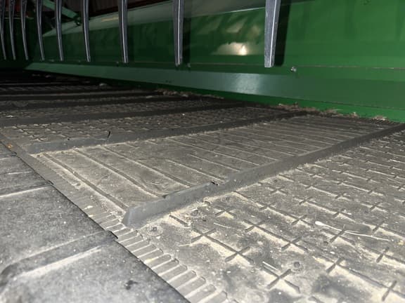 Image of John Deere RD35F equipment image 3