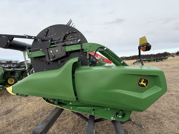 Image of John Deere RD35F equipment image 4