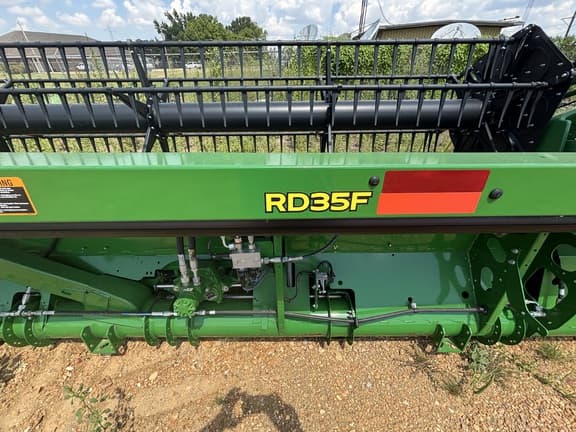 Image of John Deere RD35F equipment image 3