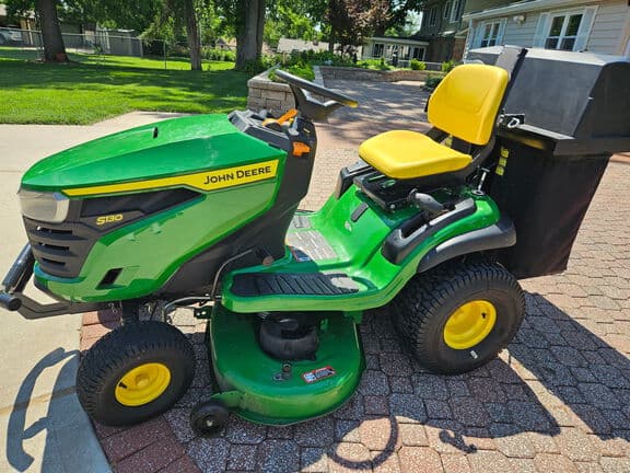 Image of John Deere S110 equipment image 1