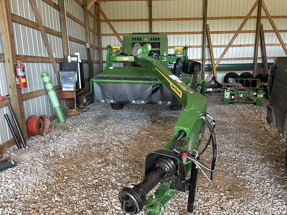 Image of John Deere S250 equipment image 3