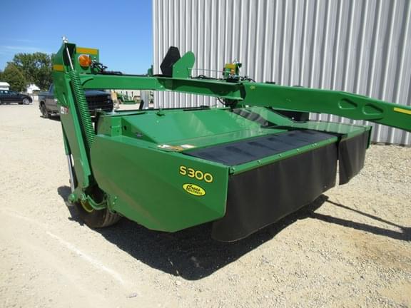 Image of John Deere S300 equipment image 3