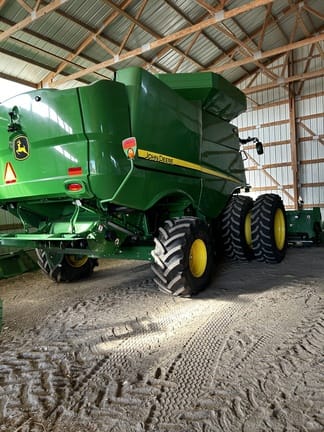 2023 John Deere S760 Equipment Image0