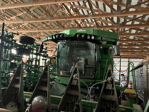 Image of John Deere S760 equipment image 2