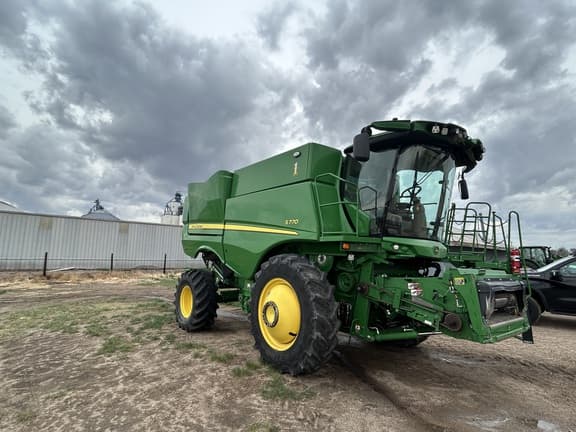 Image of John Deere S770 equipment image 1