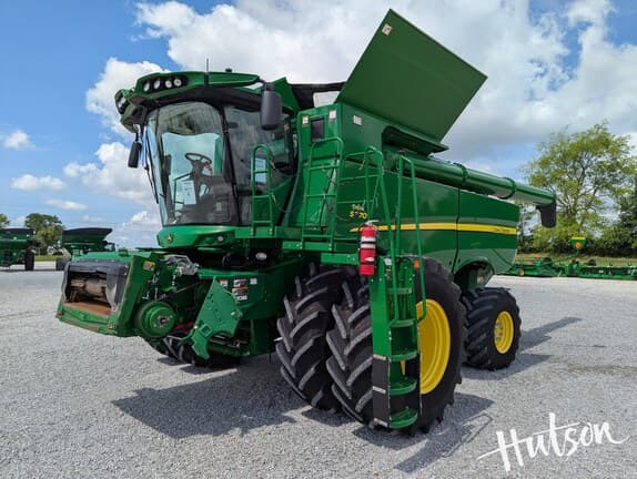 Image of John Deere S770 equipment image 2