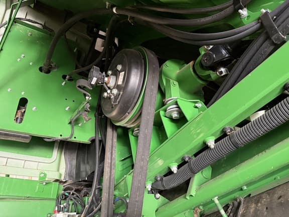 Image of John Deere S770 equipment image 1