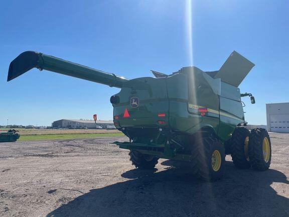 Image of John Deere S770 equipment image 4