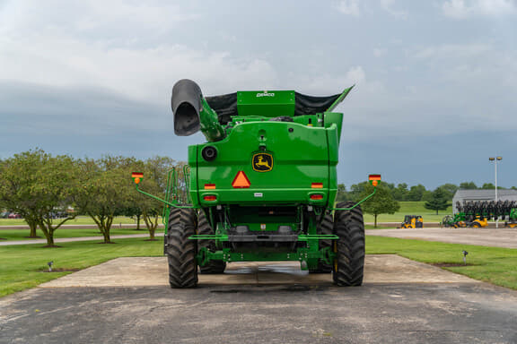 Image of John Deere S770 equipment image 3