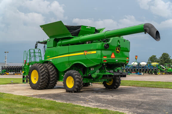 Image of John Deere S770 equipment image 2