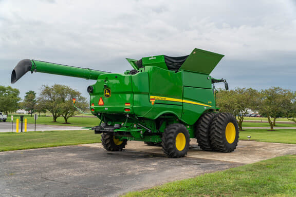 Image of John Deere S770 equipment image 4
