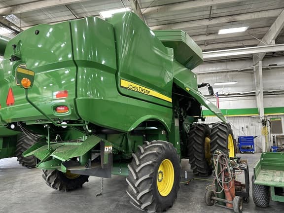 Image of John Deere S770 equipment image 2