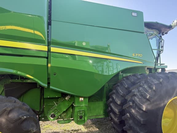 Image of John Deere S770 equipment image 4
