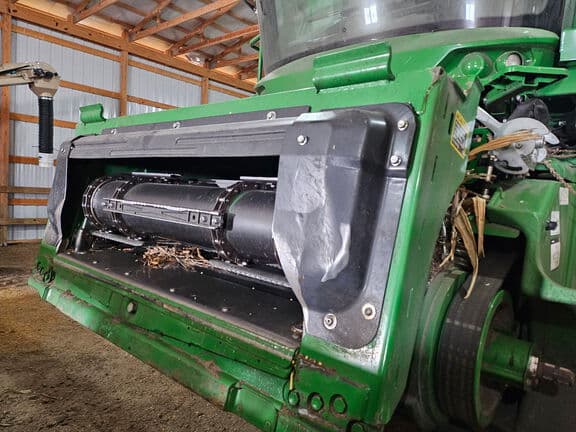 Image of John Deere S770 equipment image 4