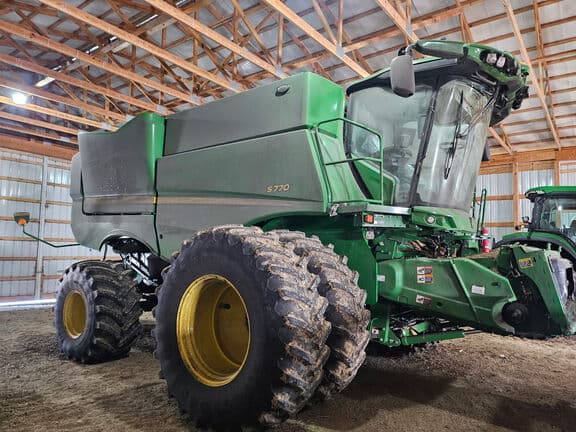 Image of John Deere S770 equipment image 1