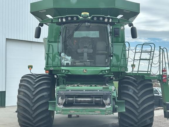 Image of John Deere S770 equipment image 4