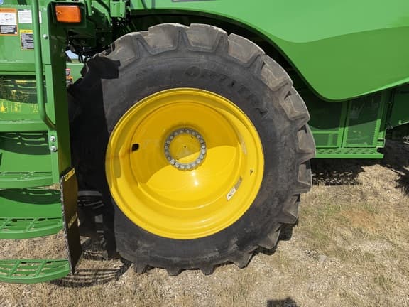 Image of John Deere S770 equipment image 2