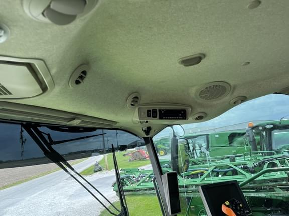 Image of John Deere S770 equipment image 1