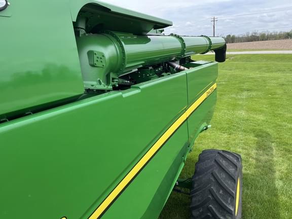 Image of John Deere S770 equipment image 4