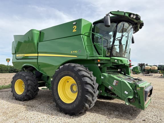 Image of John Deere S770 equipment image 2