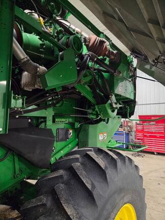 Image of John Deere S770 equipment image 4