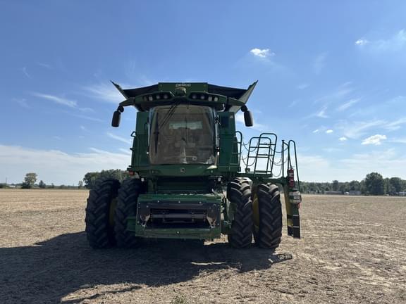 Image of John Deere S770 equipment image 1
