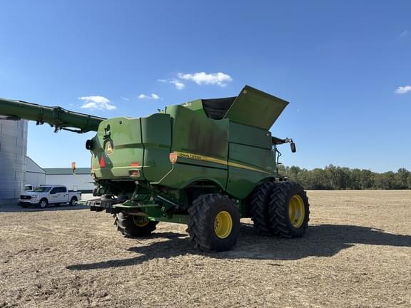 Image of John Deere S770 equipment image 4