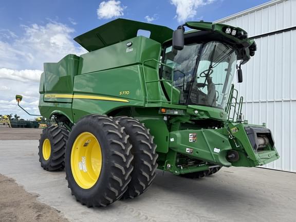 Image of John Deere S770 equipment image 1