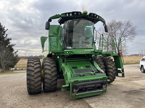 Image of John Deere S770 equipment image 1