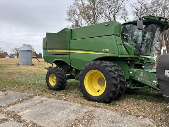 Image of John Deere S770 equipment image 1