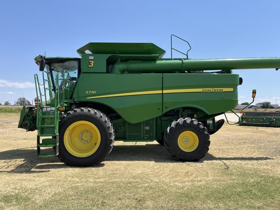 Image of John Deere S770 equipment image 1