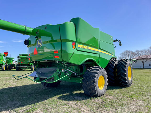 Image of John Deere S780 equipment image 4