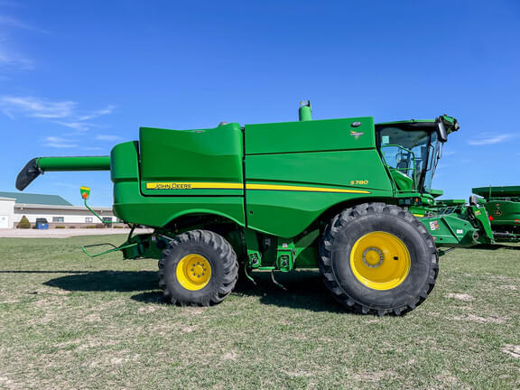 Image of John Deere S780 equipment image 3