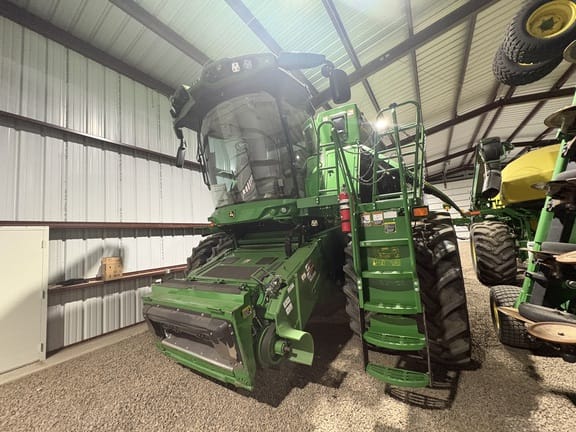 2023 John Deere S780 Equipment Image0