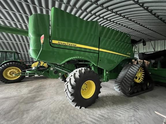 Image of John Deere S780 equipment image 2