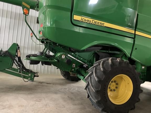 Image of John Deere S780 equipment image 4