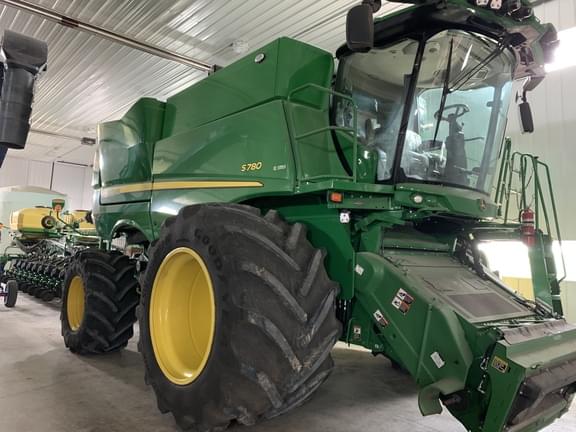 Image of John Deere S780 equipment image 1