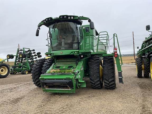 Image of John Deere S780 equipment image 4