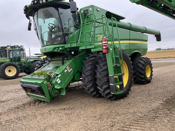 Image of John Deere S780 equipment image 1