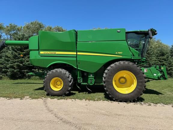 Image of John Deere S780 equipment image 2