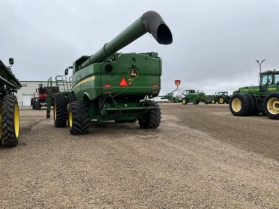 Image of John Deere S780 equipment image 3