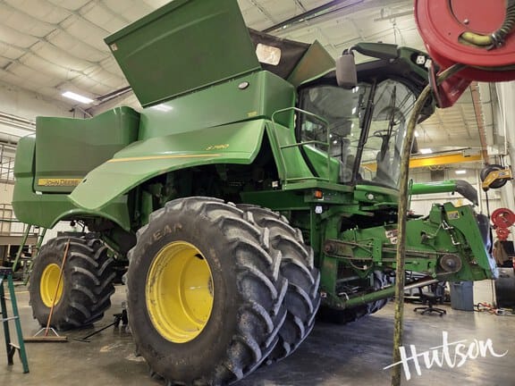 2023 John Deere S780 Equipment Image0