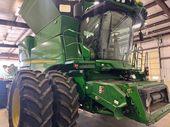 Image of John Deere S780 equipment image 1