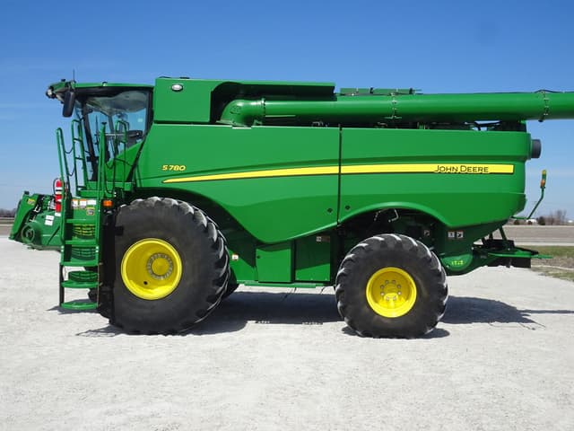 Image of John Deere S780 equipment image 2