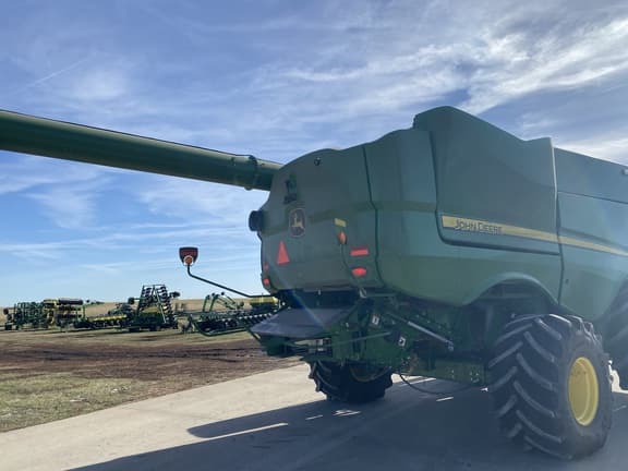 Image of John Deere S780 equipment image 4