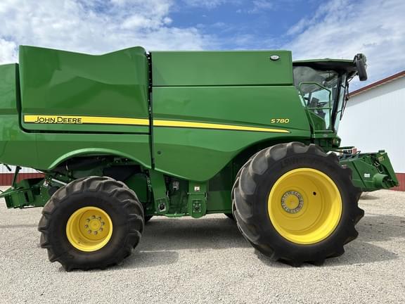 Image of John Deere S780 equipment image 2
